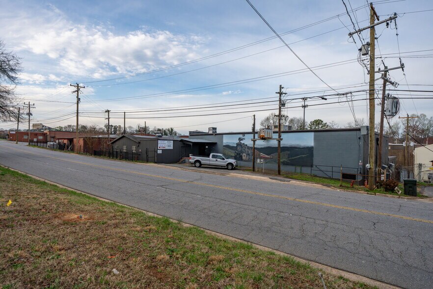 More Photos Of 719 Old Lenoir Rd, Hickory Warehouse For Sale