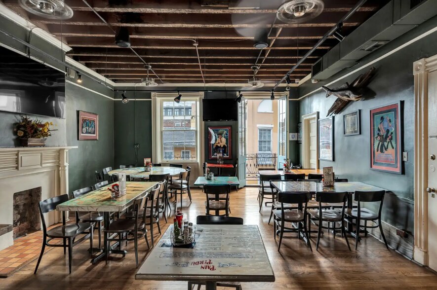 More Photos Of 205 Bourbon St, New Orleans Restaurant For Lease