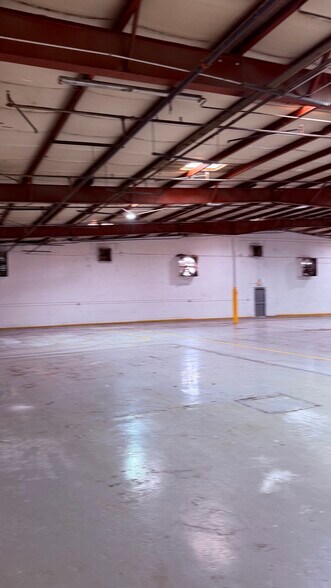 More Photos Of 3517 Frutas Ave, El Paso Manufacturing For Lease