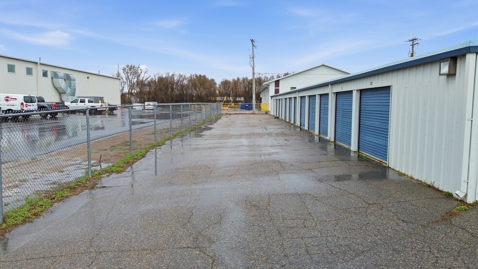 More Photos Of 3055 3rd St S, Waite Park Self Storage For Sale