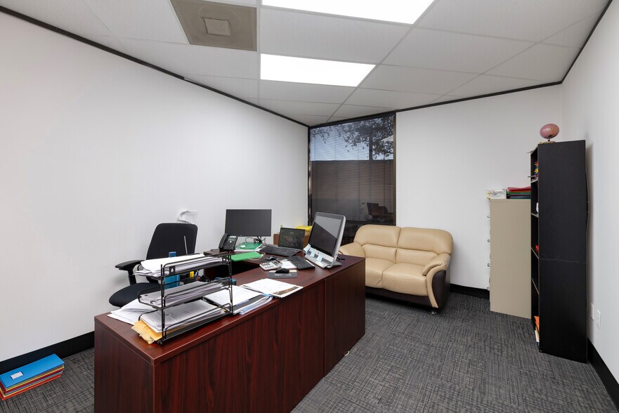 More Photos Of 1610 Corporate Ct, Irving Office For Lease