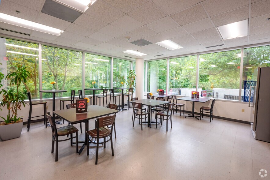 More Photos Of 7501 Boulder View Dr, North Chesterfield Unknown For Lease