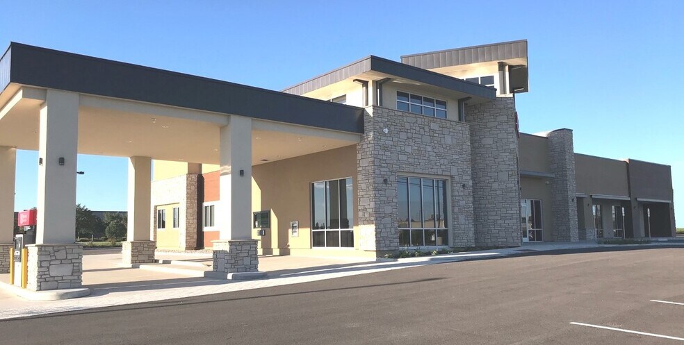 More Photos Of 12301 Eckel Junction Rd, Perrysburg Bank For Lease