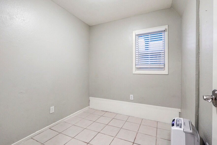 More Photos Of 517 13th St, Sacramento Multifamily For Sale