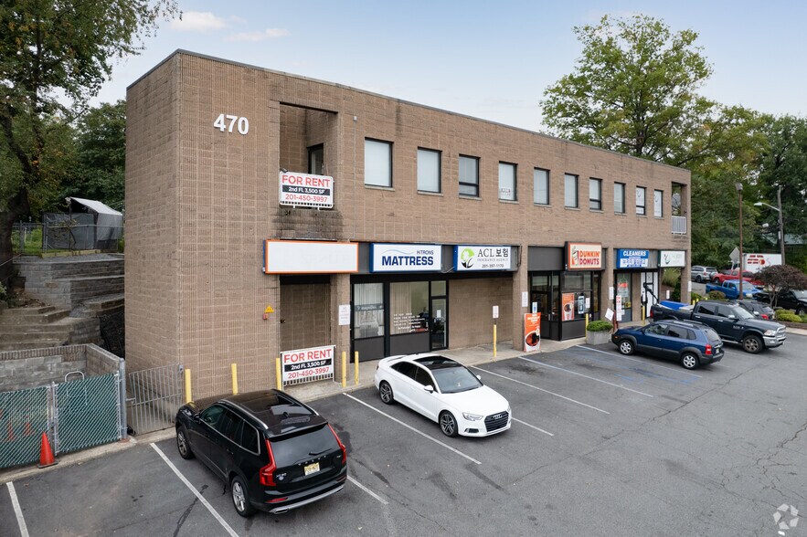 More Photos Of 470 Broad Ave, Ridgefield Storefront Retail Office For Lease