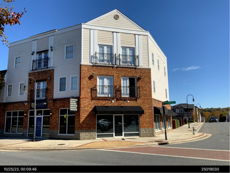 More Photos Of 1601 Enterprise Dr, Lynchburg General Retail For Lease