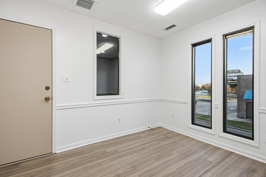 More Photos Of 411 Western Blvd, Jacksonville Medical For Lease