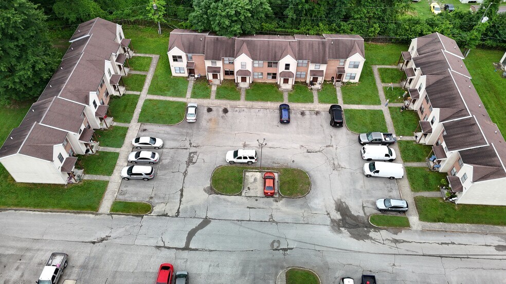 More Photos Of 77 Quail Holw, Inez Apartments For Sale