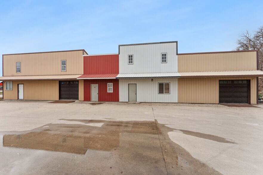 More Photos Of 630 W Elkhorn St, Arlington Freestanding For Sale