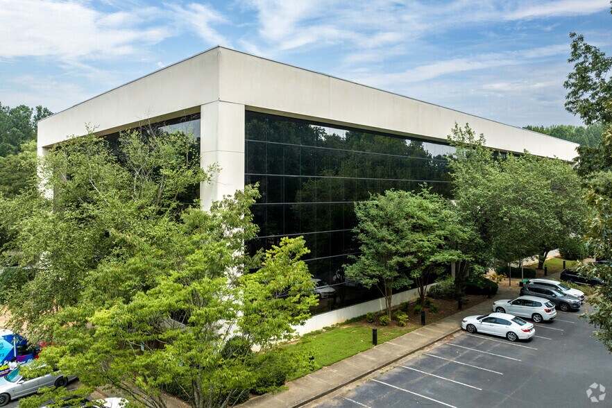More Photos Of 5855 Executive Center Dr, Charlotte Unknown For Lease