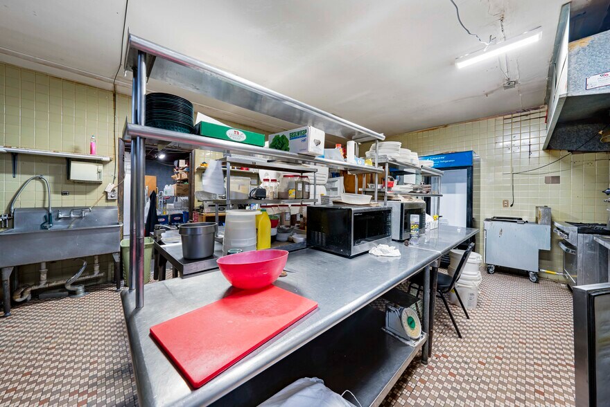 More Photos Of 46 Marion St, Port Reading Restaurant For Sale