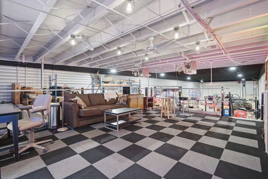 More Photos Of 9337 Commerce Center St, Highlands Ranch Showroom For Sale