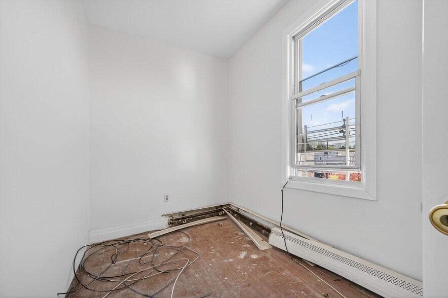 More Photos Of 661 S 18th St, Newark Apartments For Sale