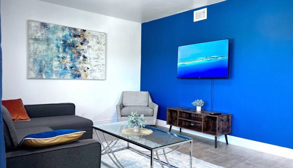 More Photos Of 2201 Greene St, Hollywood Apartments For Sale