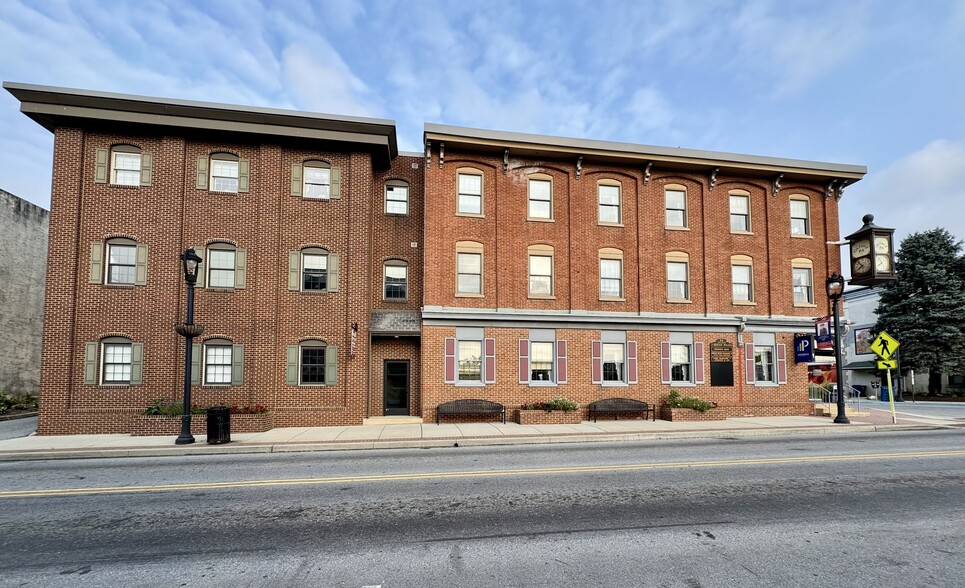 More Photos Of 24 S 3rd St, Oxford Bank For Lease