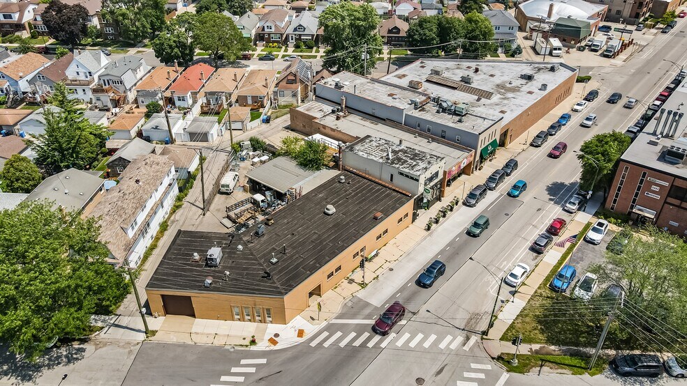 More Photos Of 5481 N Northwest Hwy, Chicago Storefront Retail Residential For Sale