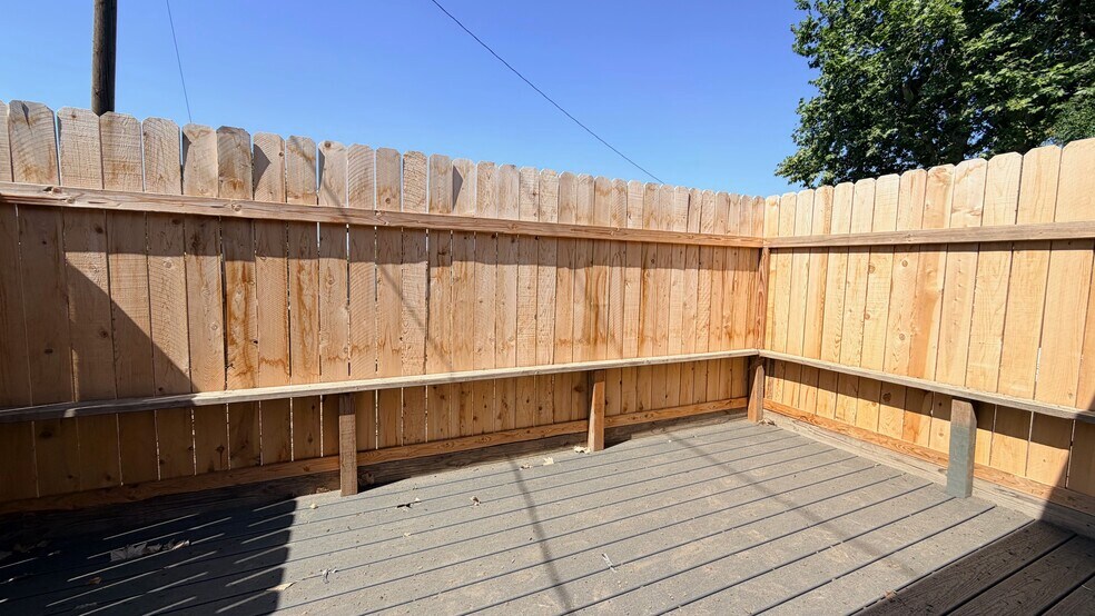 More Photos Of 1012 E Mineral King Ave, Visalia Flex For Sale