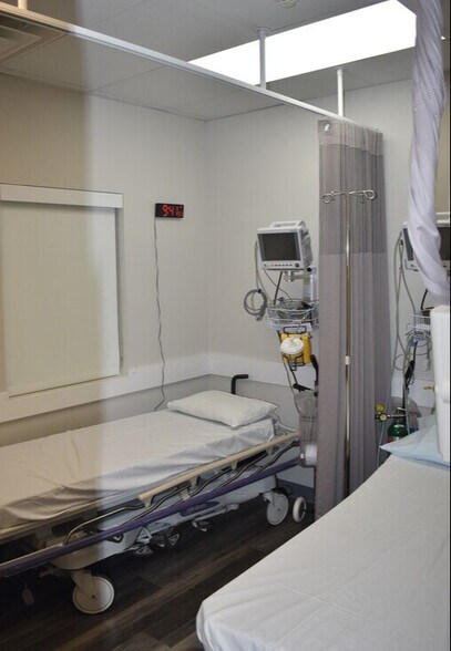 More Photos Of 118 N Country Rd, Port Jefferson Medical For Sale