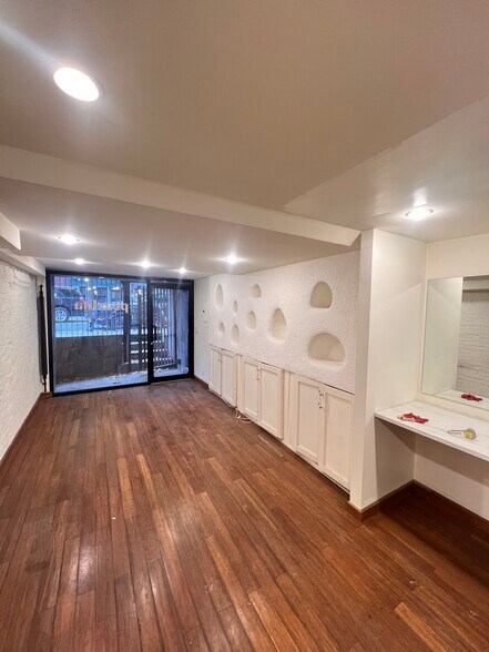 More Photos Of 125 Elizabeth St, New York Apartments For Lease