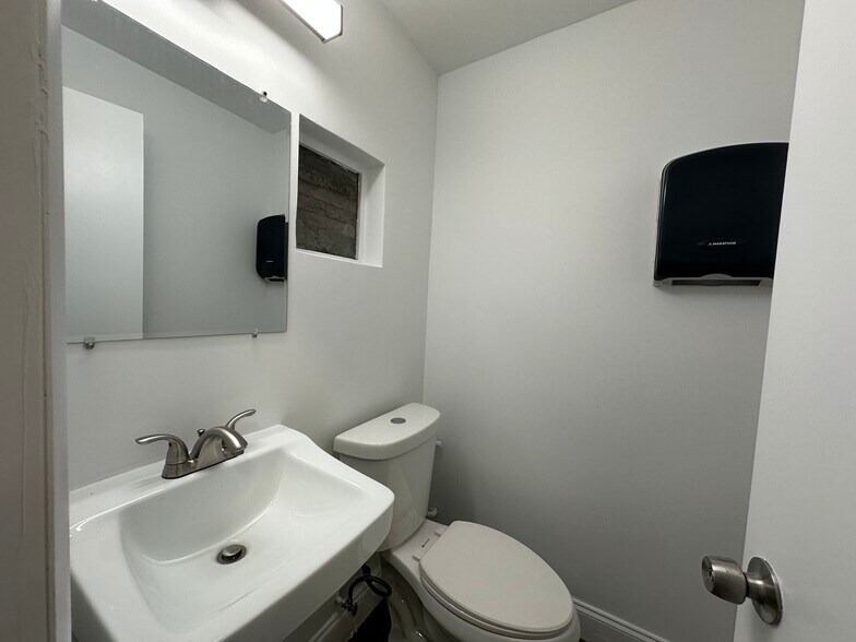 More Photos Of 5818 SW 28th St, West Hollywood Warehouse For Sale