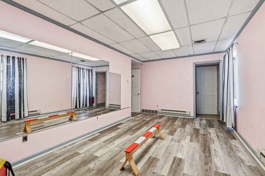 More Photos Of 2 S Main St, Woodstown Storefront Retail Residential For Sale