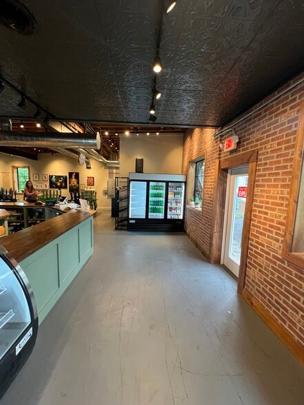 More Photos Of 238 W Main St, Romney General Retail For Lease