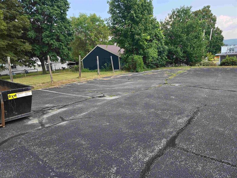 More Photos Of 198 Washington St, Claremont Office For Sale