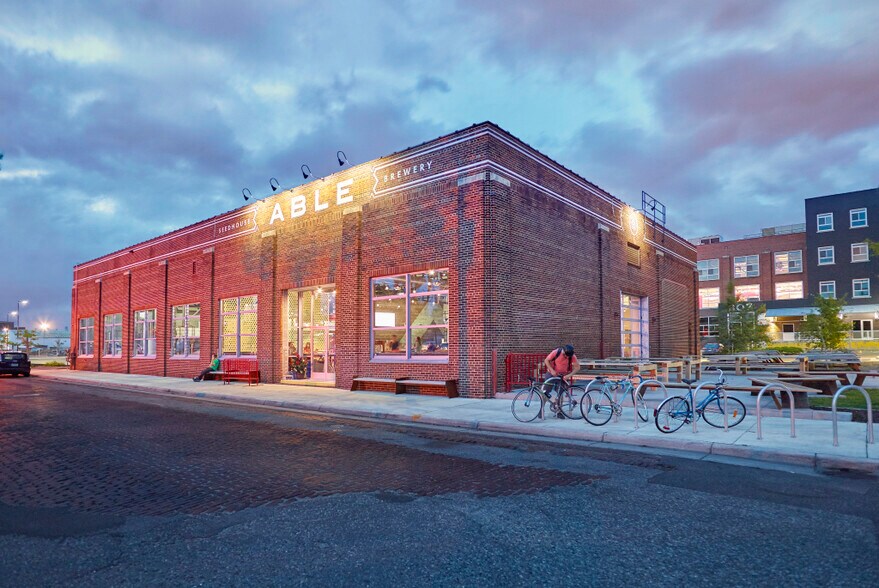 More Photos Of 807 Broadway St NE, Minneapolis Loft Creative Space For Lease