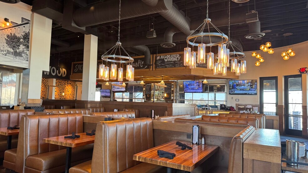 More Photos Of 310 Town Center Blvd, Garland Restaurant For Sale