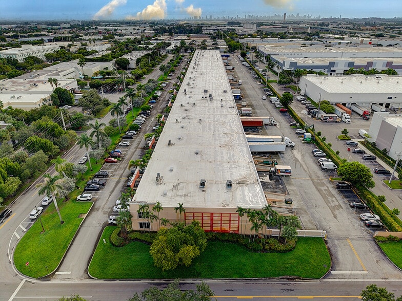 More Photos Of 8200-8358 NW 30th Ter, Doral Warehouse For Lease