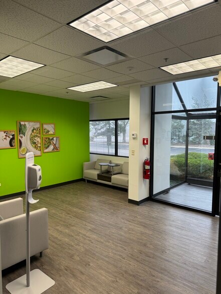 More Photos Of 2505 S Finley Rd, Lombard Office For Sale