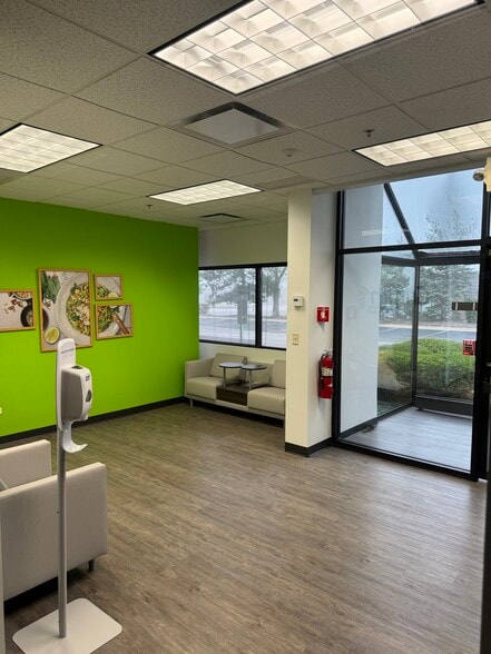 More Photos Of 2505 S Finley Rd, Lombard Office For Sale