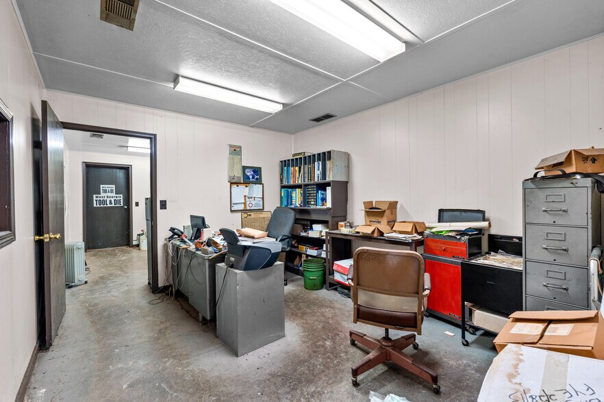 More Photos Of 199 Main St, Whitesburg Industrial For Sale