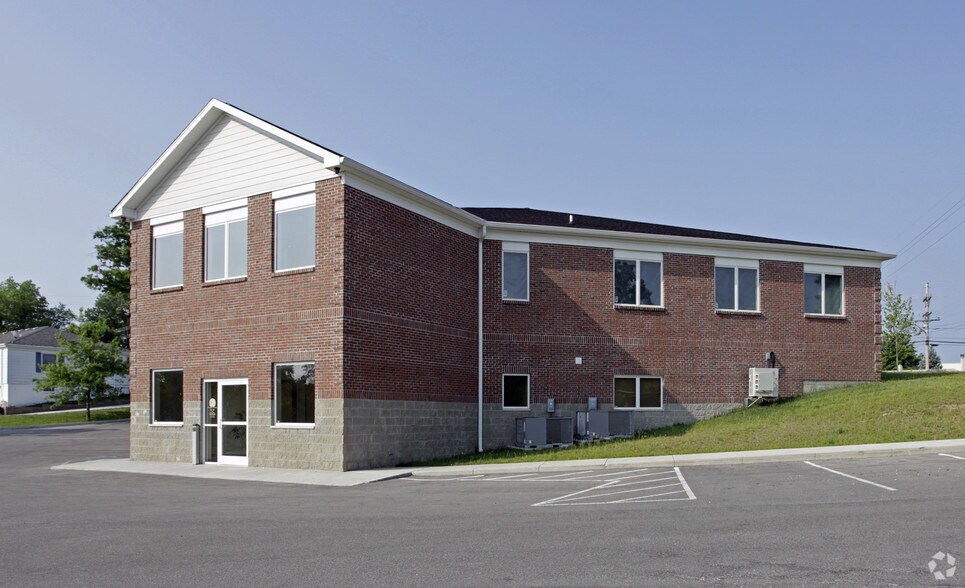 More Photos Of 272 Bielby Rd, Lawrenceburg Medical For Lease