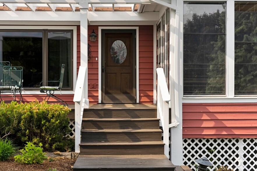 More Photos Of 10343 E Hilltop Rd, Suttons Bay Winery Vineyard For Sale