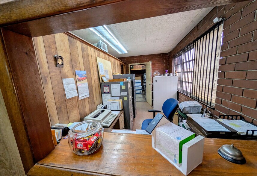 More Photos Of 4453 Broadway, Macon-Bibb Distribution For Sale