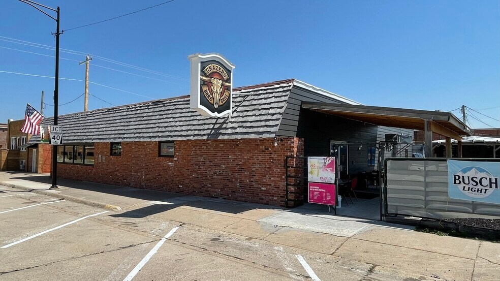 More Photos Of 208 W Arnold Ave, Arnold Restaurant For Sale