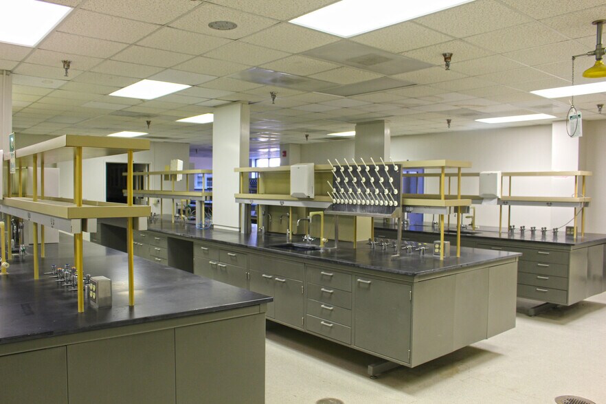 More Photos Of 95 W 32nd St, Winston-Salem Medical For Lease