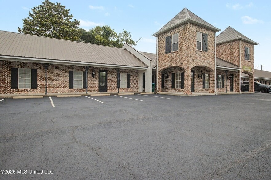 Primary Photo Of 3506 Washington Ave, Gulfport Office For Lease