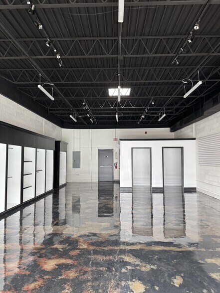 More Photos Of 672-676 Marshall Ave, Memphis Freestanding For Lease