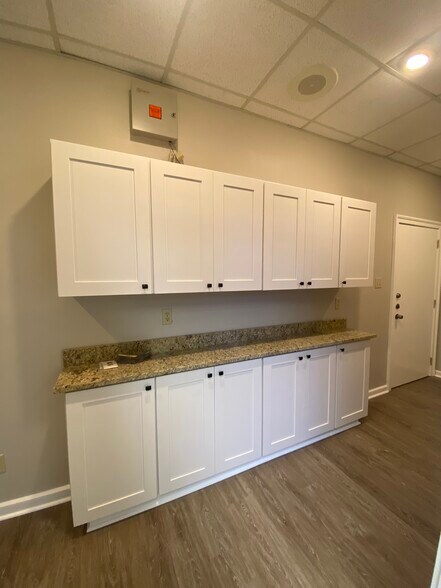 More Photos Of 5001 Highway 190 East Service Rd, Covington Office For Sale