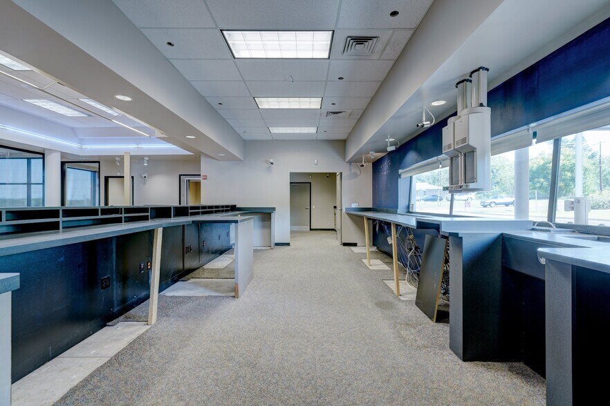 More Photos Of 14900 SE 29th St, Choctaw Bank For Lease