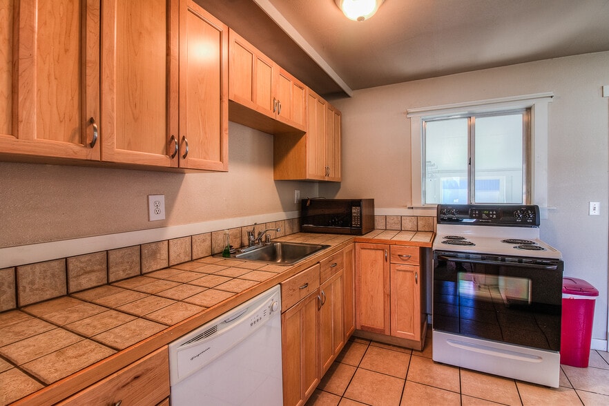 More Photos Of 2310 Terrace Heights Dr, Yakima Flex For Sale