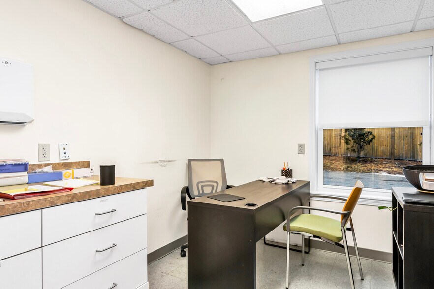 More Photos Of 630 Turnpike St, North Andover Office For Lease