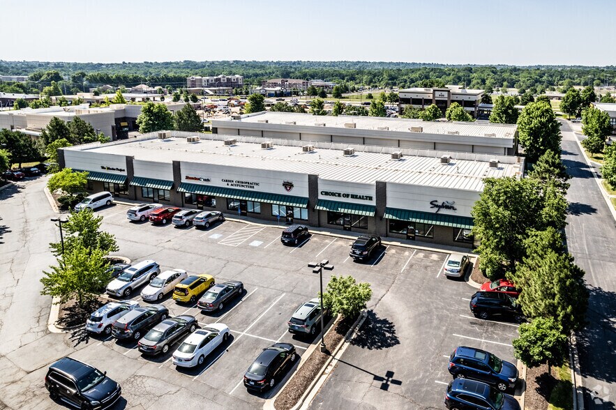 More Photos Of 9153-9165 W 133rd St, Overland Park Loft Creative Space For Lease