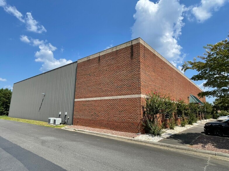 More Photos Of 2015 Van Buren Ave, Indian Trail Light Distribution For Lease