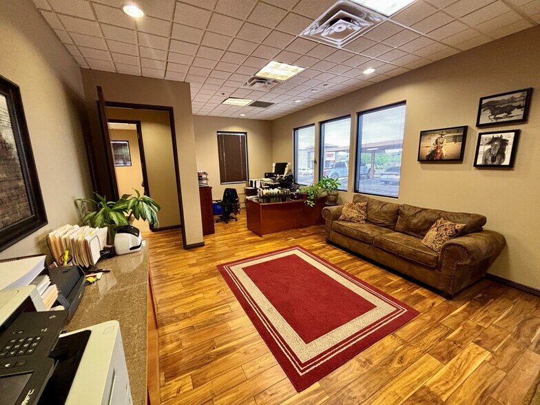 More Photos Of 34406 N 27th Dr, Phoenix Medical For Lease