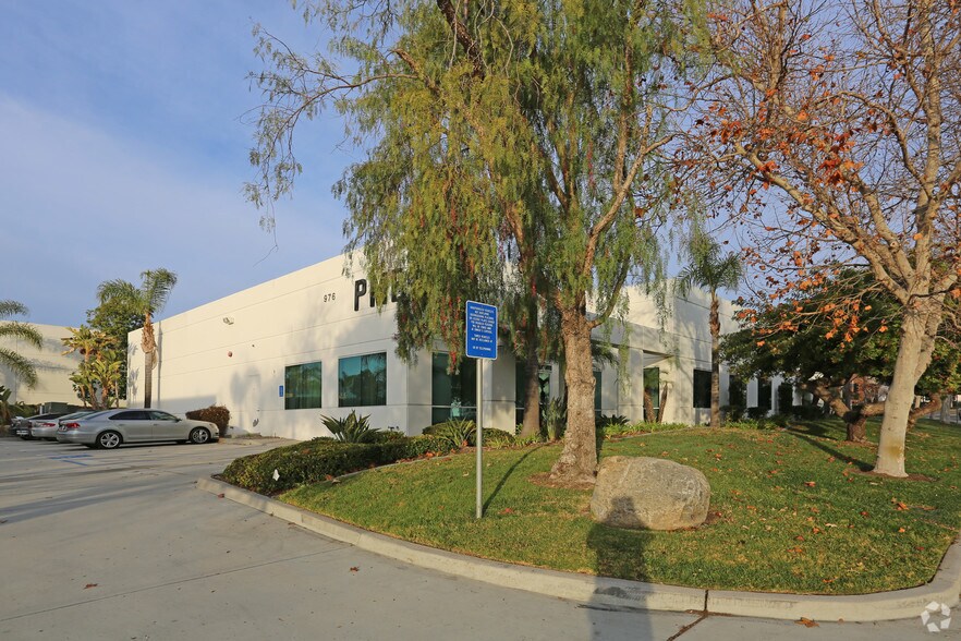 More Photos Of 976 S Andreasen Dr, Escondido Warehouse For Lease