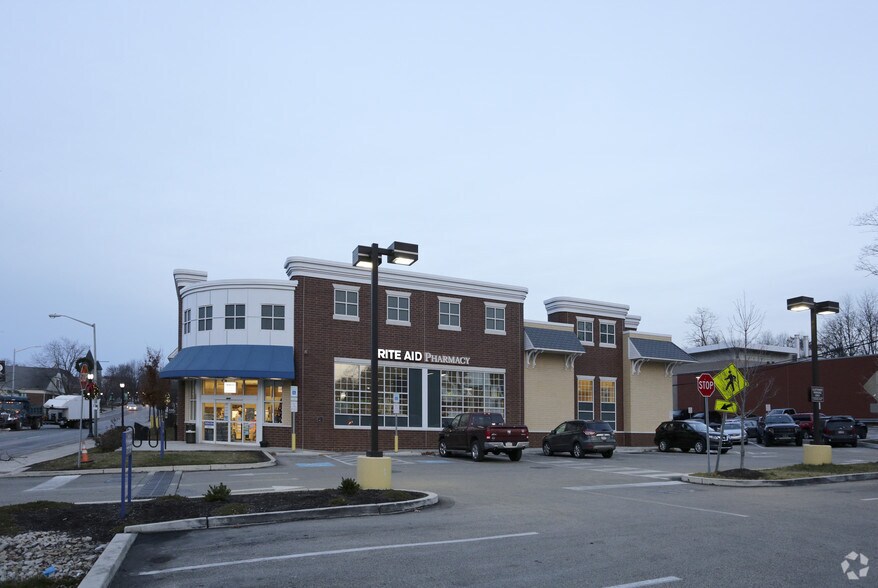 Primary Photo Of 237 E Lancaster Ave, Wayne Drugstore For Lease