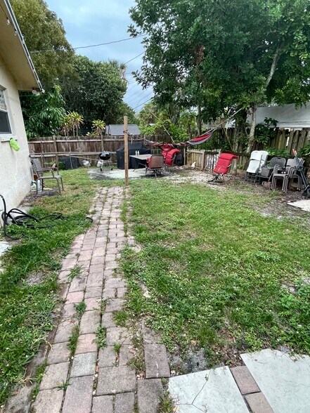 More Photos Of 2200 SW 42nd Ave, Fort Lauderdale Multifamily For Sale